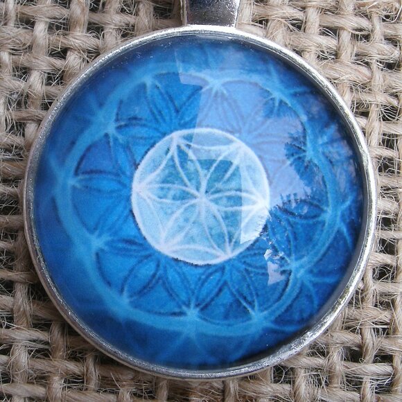 Flower of Life Design Glass Cabochon Pendant Necklace - Picture 2 of 13